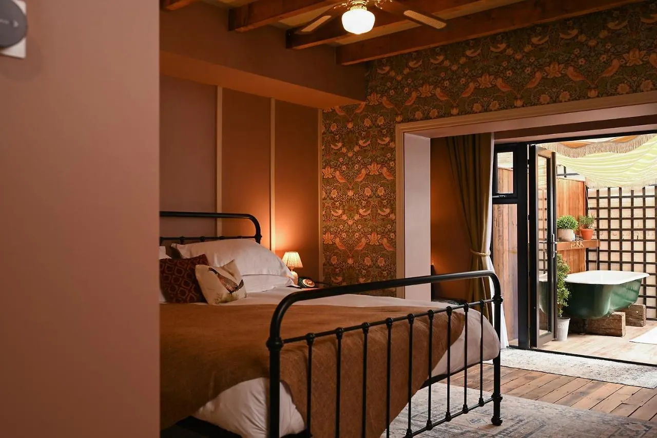 The Rabbit Hotel & Retreat Templepatrick 4*,